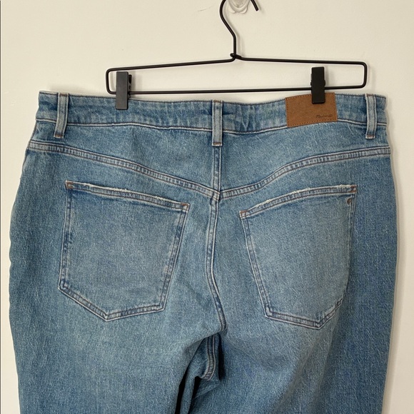 The Plus Curvy '90s Straight Jean - Picture 8 of 9